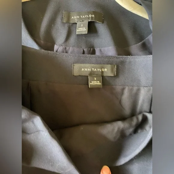 Ann Taylor Women's Navy SUIT SET - Jacket and Skirt - Picture 6 of 6